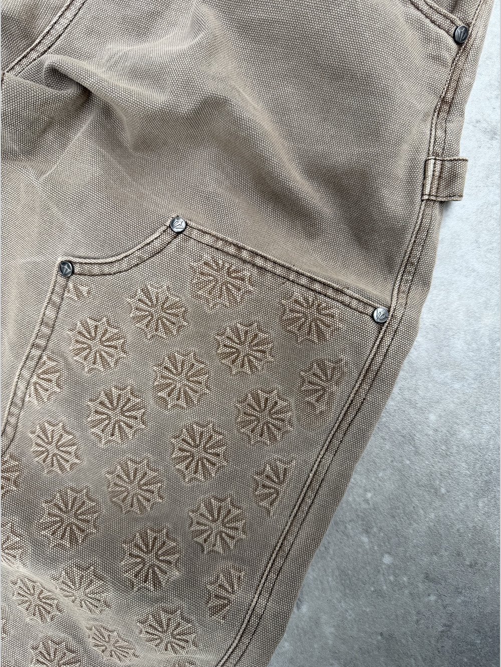 Relic Carpenter Beige